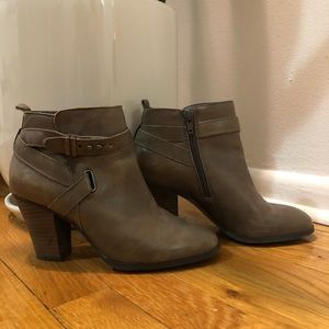 Arturo Chiang ankle boots